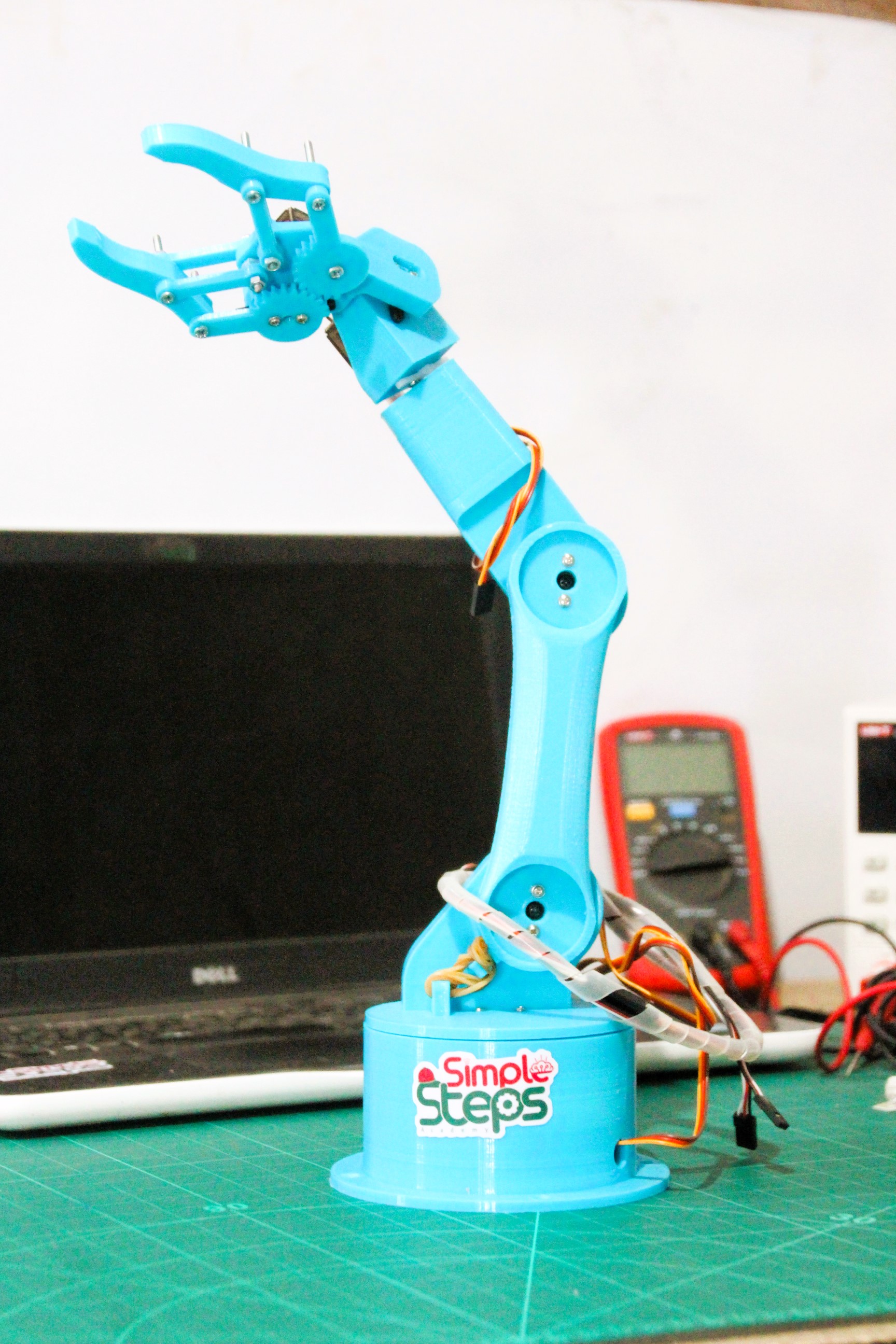 ماكينات CNC والتصنيع